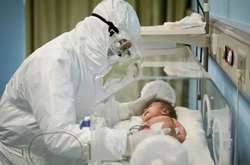 У Києві на коронавірус захворіли 195 дівчаток та 161 хлопчик