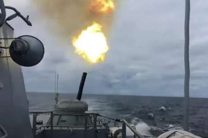 Росія провела у Балтійському морі корабельні стрільби (відео)