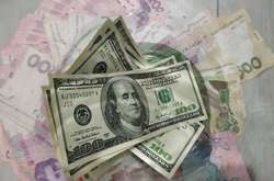 Монобанк помилився з курсом долара, щасливчики накупили валюти на 4,5 млн грн