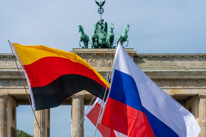Почему Берлин не дает оружие Киеву? Объясняют немецкие дипломаты и эксперты