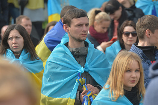 40% украинцев до сих пор положительно относятся к России и не верят, что она нападет, – социолог