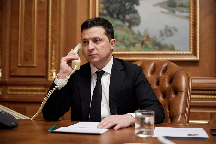 Зеленський поговорив телефоном з Макроном - Макрон поговорив із Зеленським після дзвінка Путіну