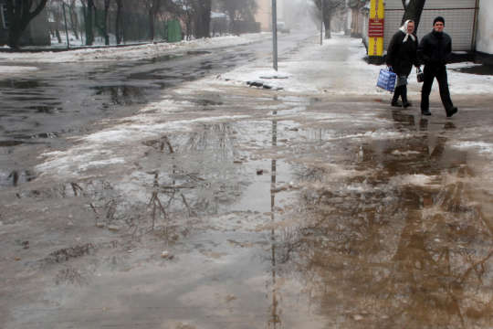 Потепління та мокрий сніг: прогноз погоди на 29 січня в Україні