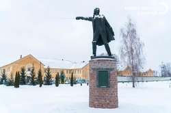 У Полтаві встановили пам’ятник російському полководцю Суворову