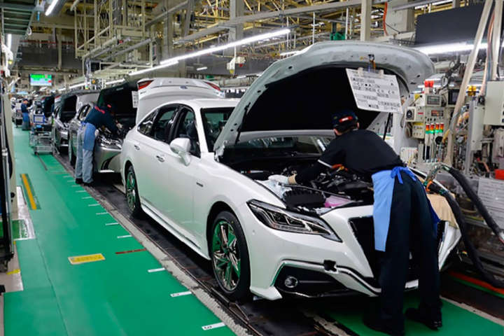 Toyota планує випустити рекордну кількість автомобілів у 2022 році