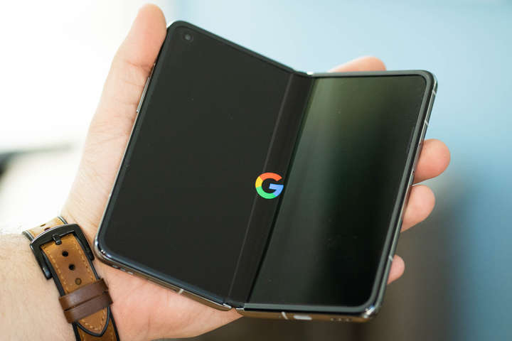 Названо ціну першого гнучкого смартфона Google