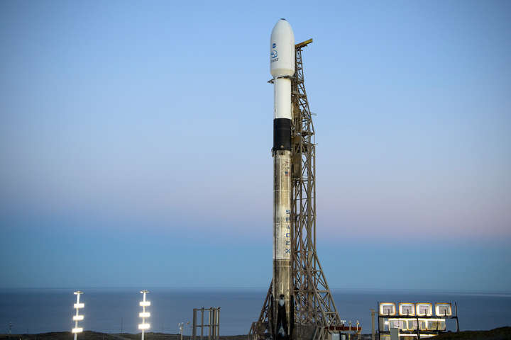 SpaceX переніс запуск ракети через круїзний лайнер (відео)