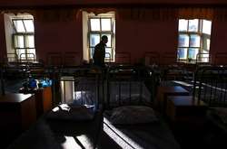 За інформацією ЗМІ, у військовій частині прапорщик вихопив пістолет і зробив кілька пострілів у бік строковика