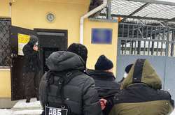  Керівник ізолятора прикривав прогульників за гроші 