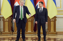 Визит премьеров Польши и Британии в Киев, обыски в экс-главы «Нафтогаза». 1 февраля за минуту
