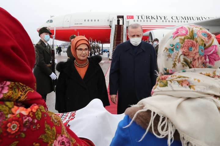 Ердоган прилетів до Києва та поділився очікуваннями від візиту (фото, відео)