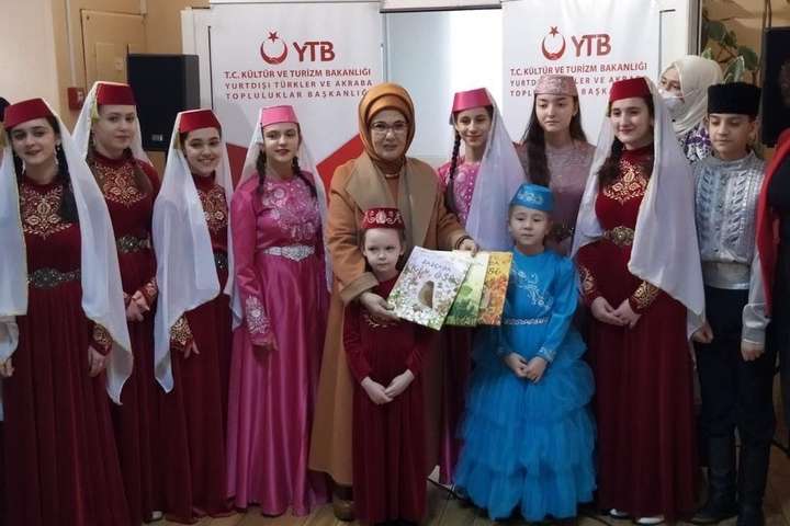 Дружина президента Туреччини відвідала київську школу (фото)