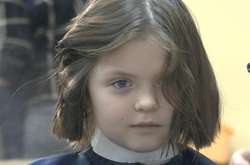 У Черкасах семирічна дівчинка віддала волосся на перуку для онкохворої дитини (фото, відео)