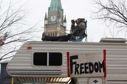 Через протест далекобійників у столиці Канади оголошено надзвичайний стан 