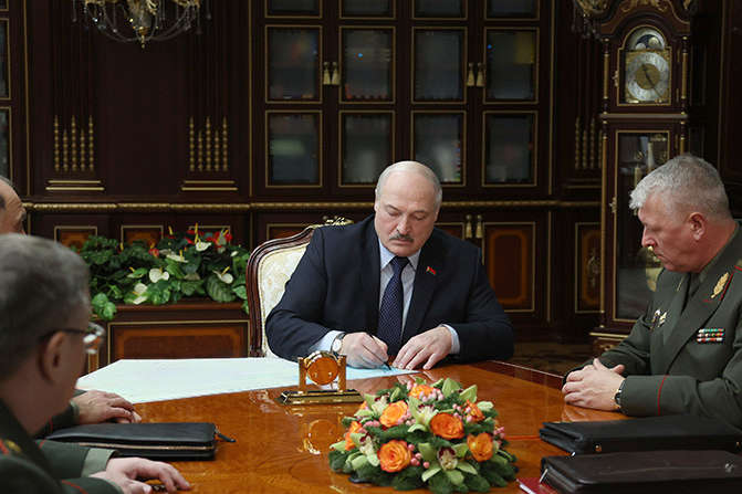 Лукашенко озброїть рятувальників