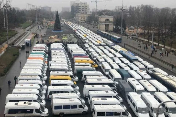 Молдовські перевізники розпочали триденний страйк