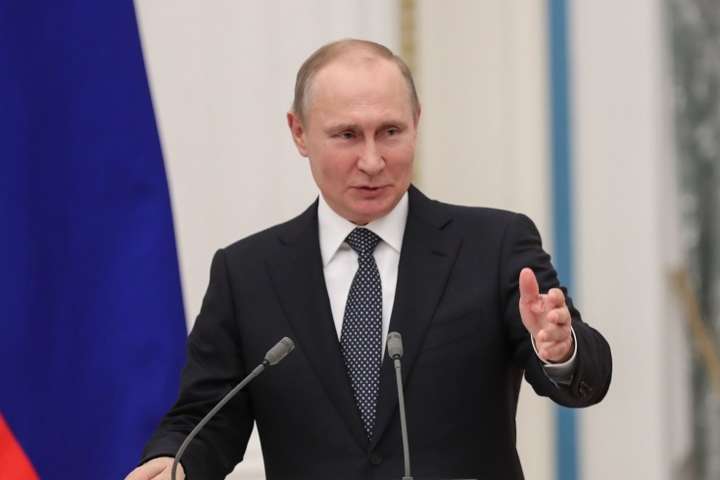 Путін іронічно заявив, що готовий надати Порошенку політичний притулок