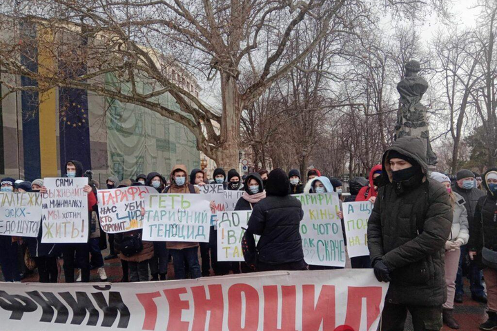 В Одесі активісти влаштували кілька мітингів біля міськради (відео)