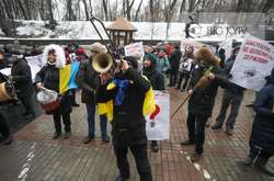 Митці з барабанами та сурмами протестували під Кабміном через тарифи (фото) 