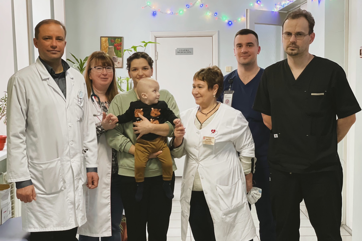 Лікарі «Охматдиту» провели унікальну операцію та врятували новонародженого хлопчика 