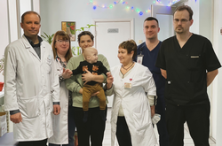 Лікарі «Охматдиту» провели унікальну операцію та врятували новонародженого хлопчика 