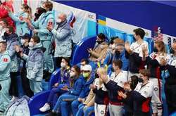 Мерзотність, кажете, стоячи не аплодувати вашій фігуристці?