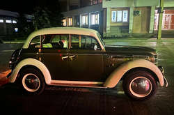 Фото: - Прикордонники конфіскували&nbsp;&laquo;Москвич&raquo; 1955 року