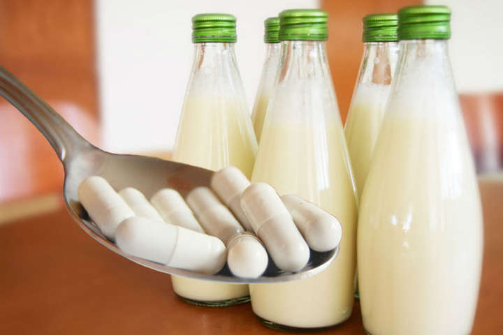 Чи використовуються антибіотики при виробництві молочних продуктів? Пояснення експерта