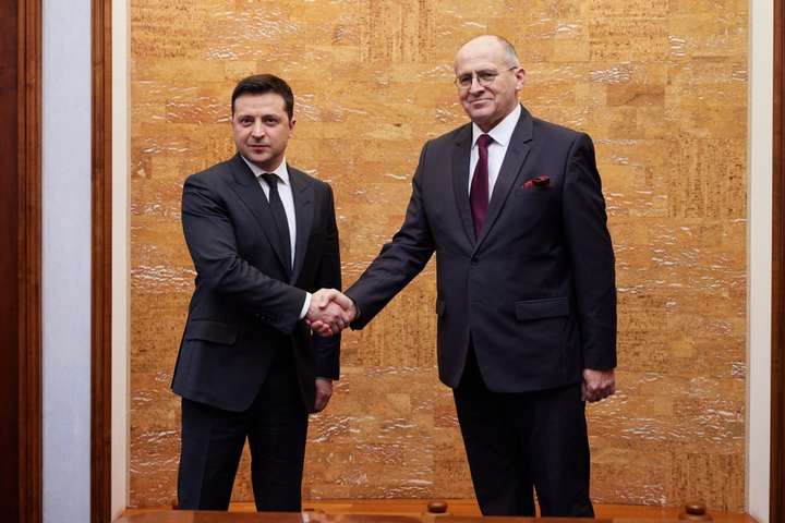 Зеленський обговорив з головою ОБСЄ мирний процес на Донбасі