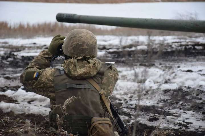 Окупанти на Донбасі продовжують стріляти, поранено українського військового 