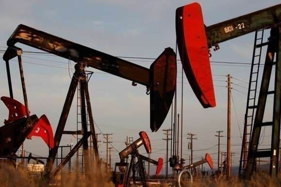 Ціни на нафту зросли до семирічного максимуму через можливий напад Росії на Україну