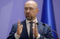 Прем'єр попросив українців не панікувати та згуртуватися