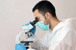 The Guardian: нові штами коронавірусу можуть виявитися більш смертельними