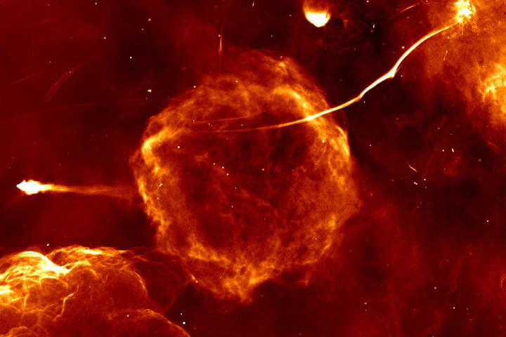Вчені отримали знімки чорної діри в центрі Чумацького шляху