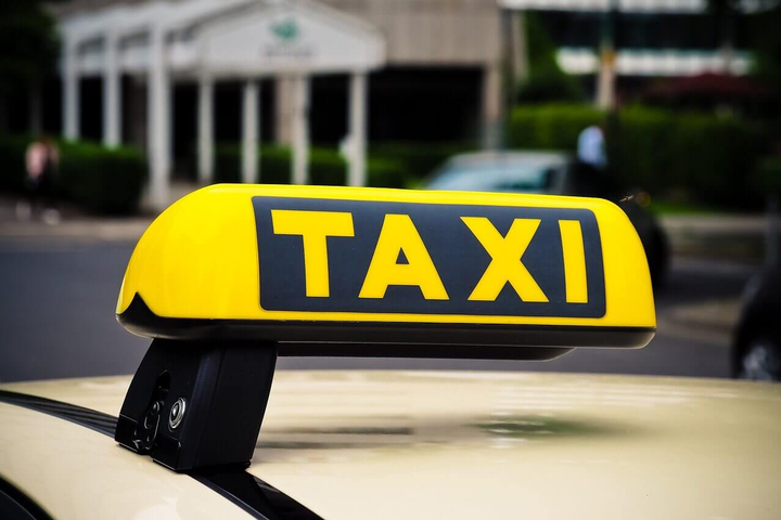 У Києві можуть піднятися ціни на таксі: водії бастують заради підвищення тарифів 