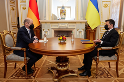 Зеленский и Шольц обсудили юридические гарантии защиты Украины