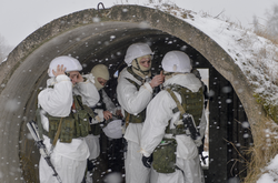  Издание пишет, что атака Москвы будет «почти наверняка из нескольких точек» на южном, восточном и северном флангах Украины 