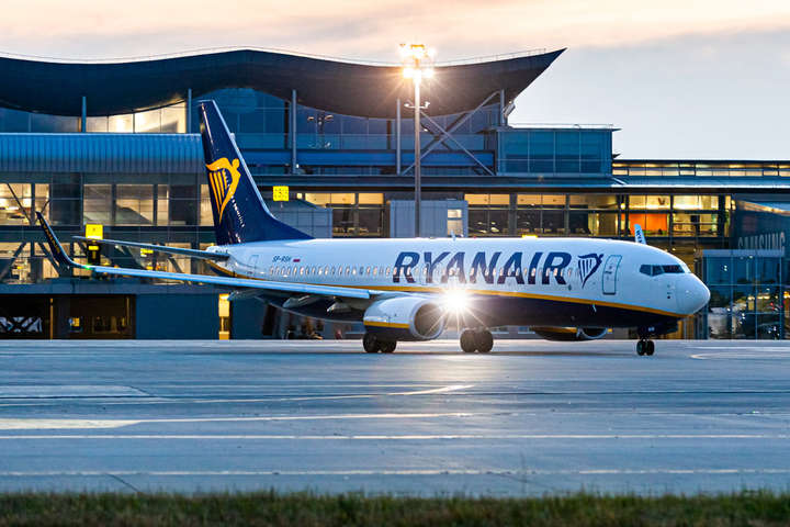 Ryanair зробив заяву щодо польотів до України