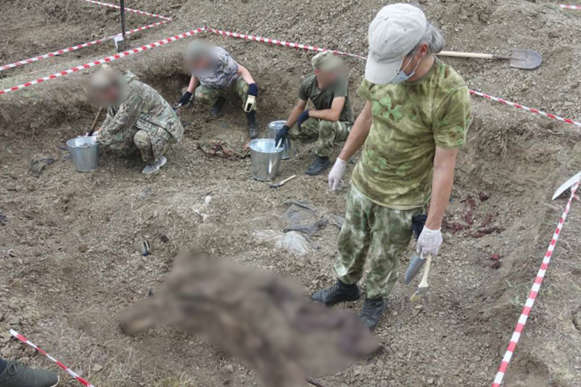 Росія висунула Україні нові звинувачення: знайшла на Донбасі масові похованння