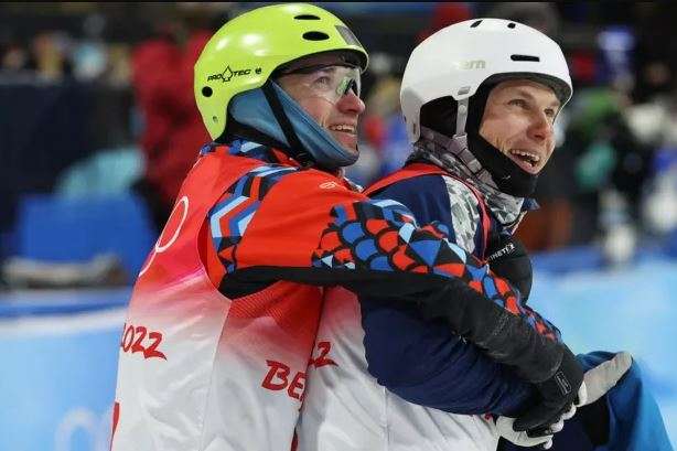 Абраменко потрапив у скандал через обійми з росіянином на Олімпіаді (фото)