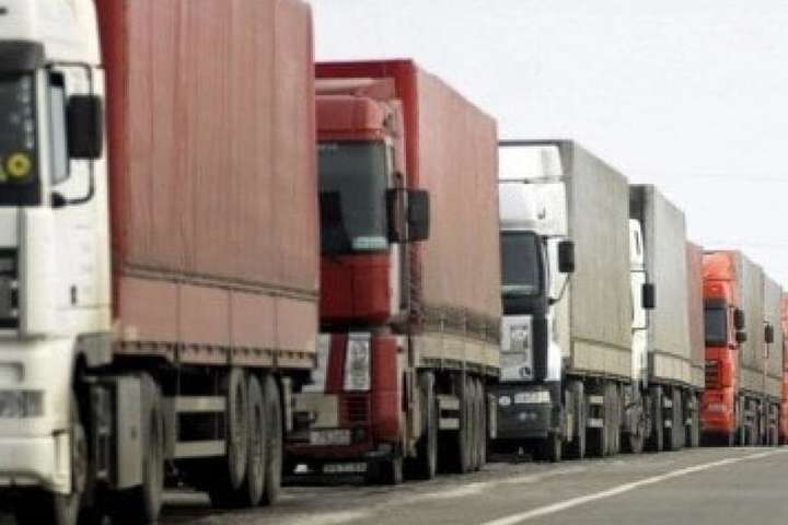 Україна домовилася з Польщею про збільшення додаткових дозволів на вантажні автоперевезення