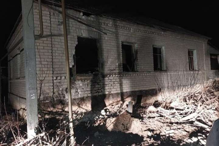 Обстріли Станиці Луганської: рятувальники розповіли про руйнування
