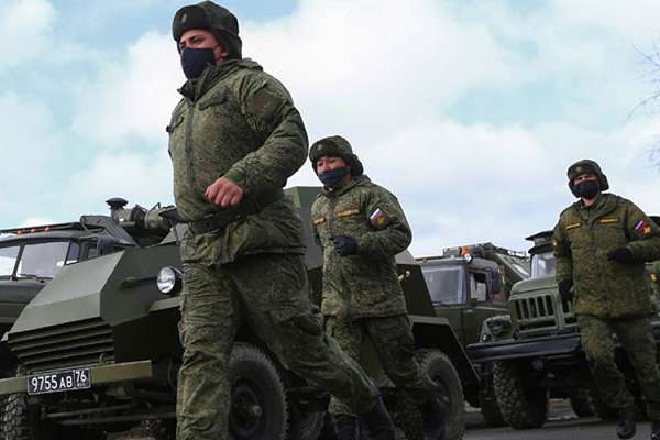 Росія створює ілюзію відведення військ від України – The Washington Post