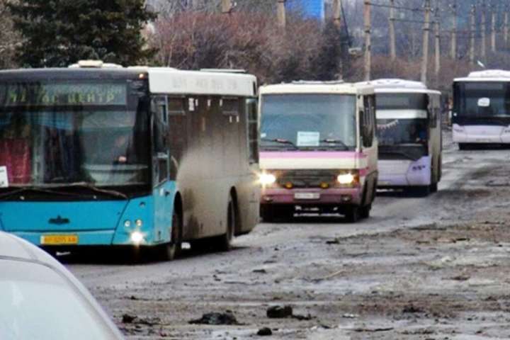 У Росію прибули перші автобуси з евакуйованими з Донбасу