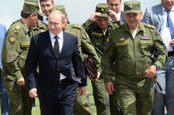 Путин приказал созвать военные резервы на собрания