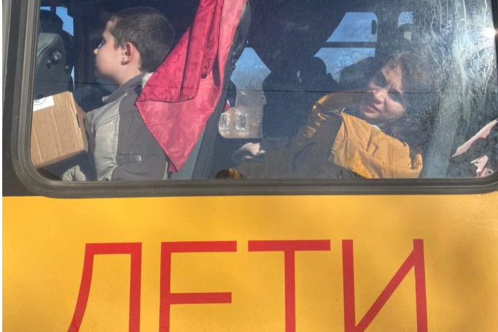 Біженці із «ДНР», які повірили путінським пропагандистам, усю ніч провели у холодних автобусах