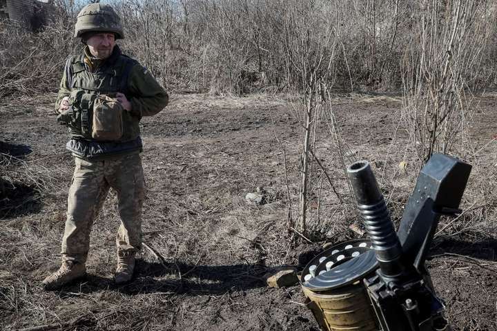 За вчора – майже 2 тис. порушень режиму припинення вогню на Донбасі – Reuters