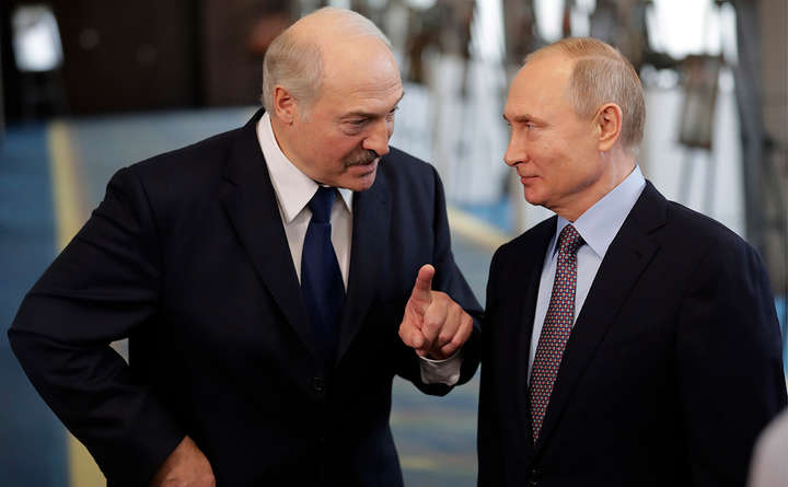 Через «загрозу на кордонах»: Путін та Лукашенко продовжили військові навчання