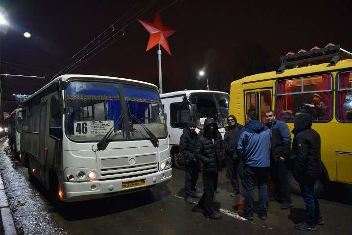 «Зовсім «зажерлися» біженці!». У Росії не задоволені через евакуацію жителів Донбасу