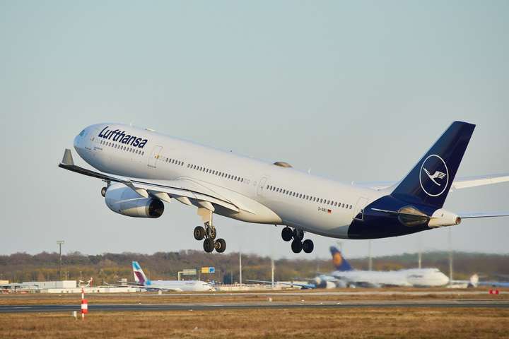 Lufthansa зупиняє польоти до України - Чому Лютфганза не говорить правди?